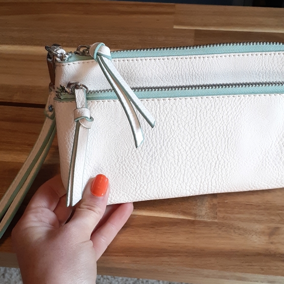 White and Blue Wristlet/Clutch - Picture 2 of 5